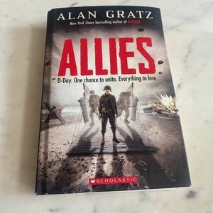 Allies by Alan Gratz Scholastic Paperback Book ✅